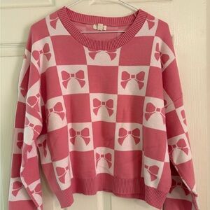 Pink Crew Neck Sweater with Bow Pattern